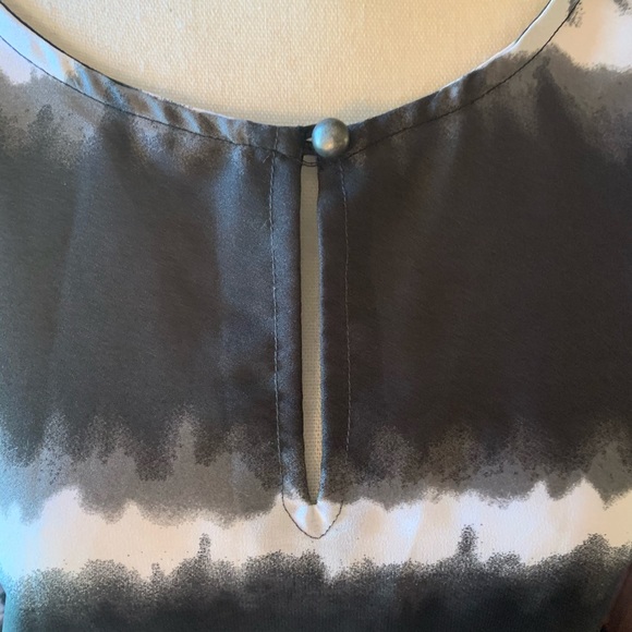 CONVERSE Blouse Black White Tie Dye Flowy Short Sleeve Top Blouse Small EUC LN - Picture 8 of 11